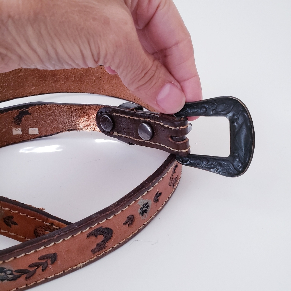 Vintage Tan Floral Embossed Leather Belt - Picture 7 of 9